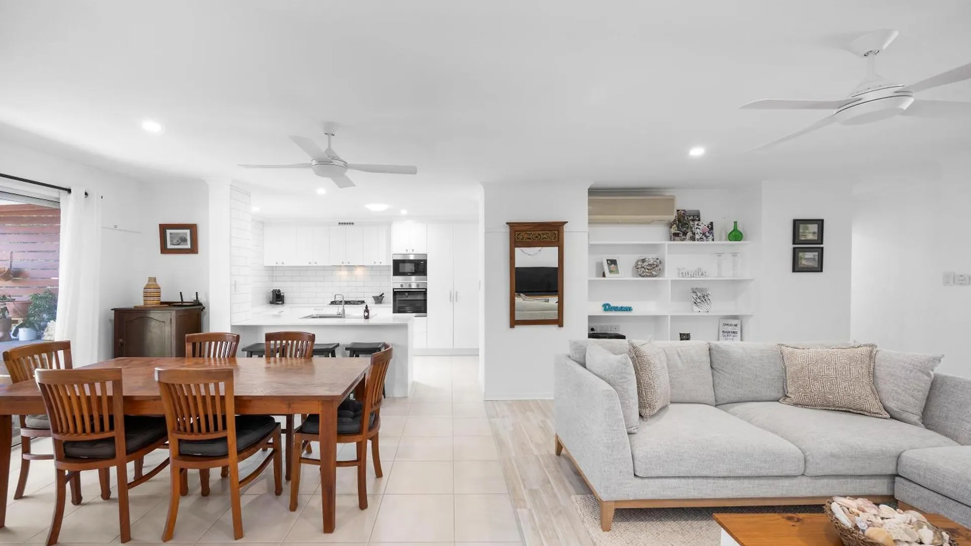 Sunshine Coast Beach Holiday Home Caloundra