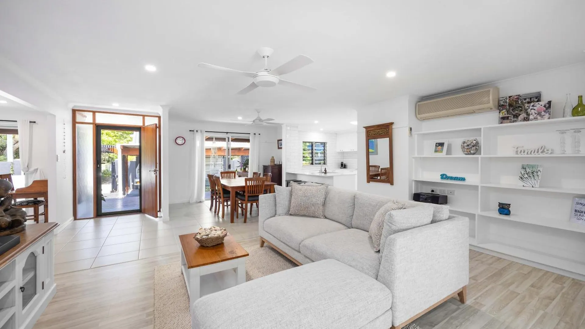 Sunshine Coast Beach Holiday Home Caloundra
