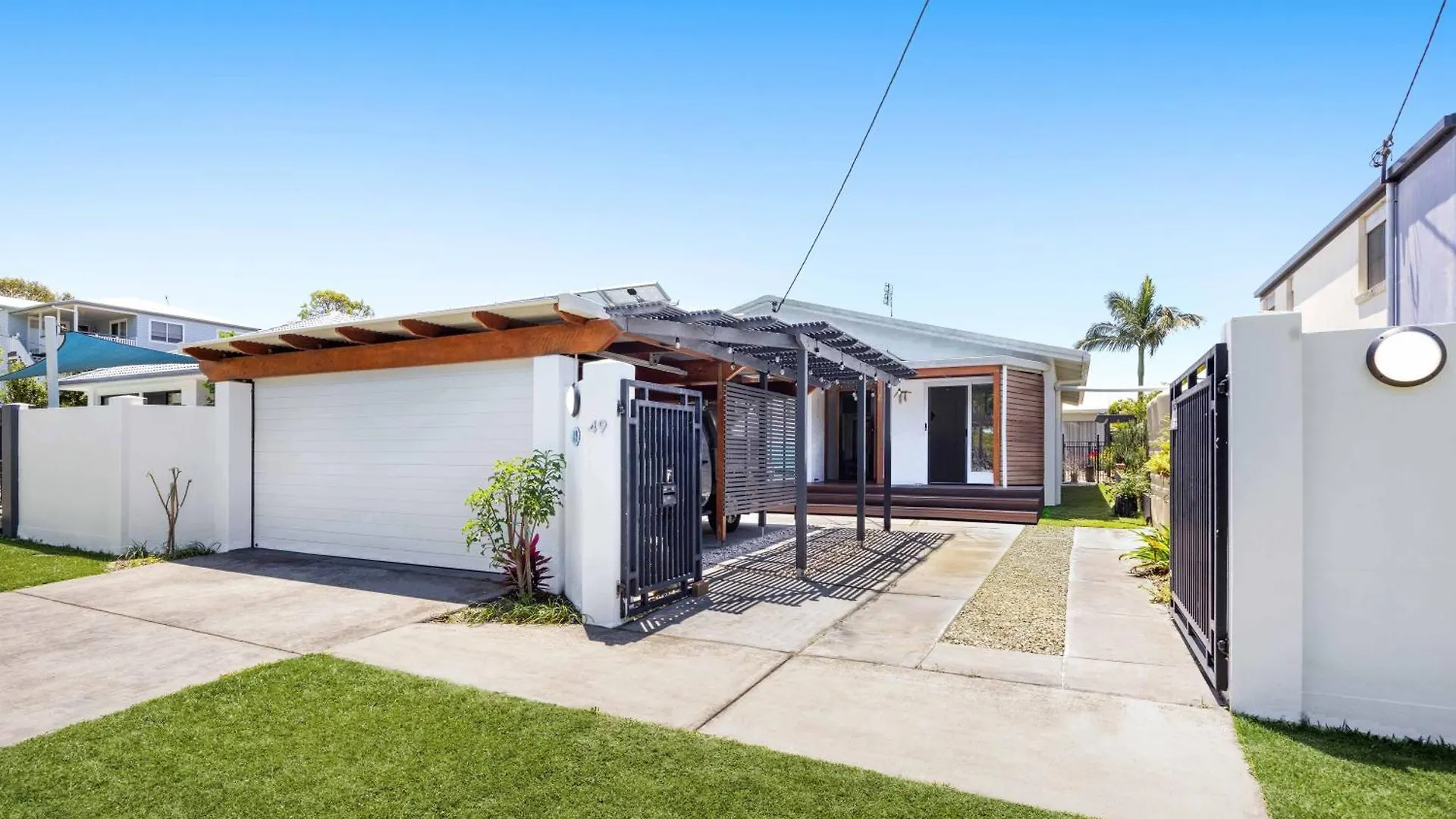 Sunshine Coast Beach Holiday Home Caloundra
